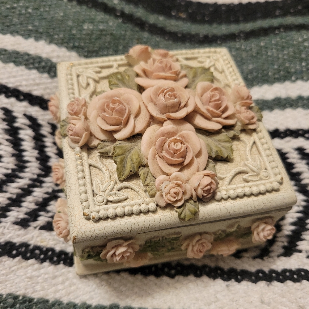 Floral Trinket Jewelry Box Holder Hand Painted Resin Flowers Vines Leaf Vintage